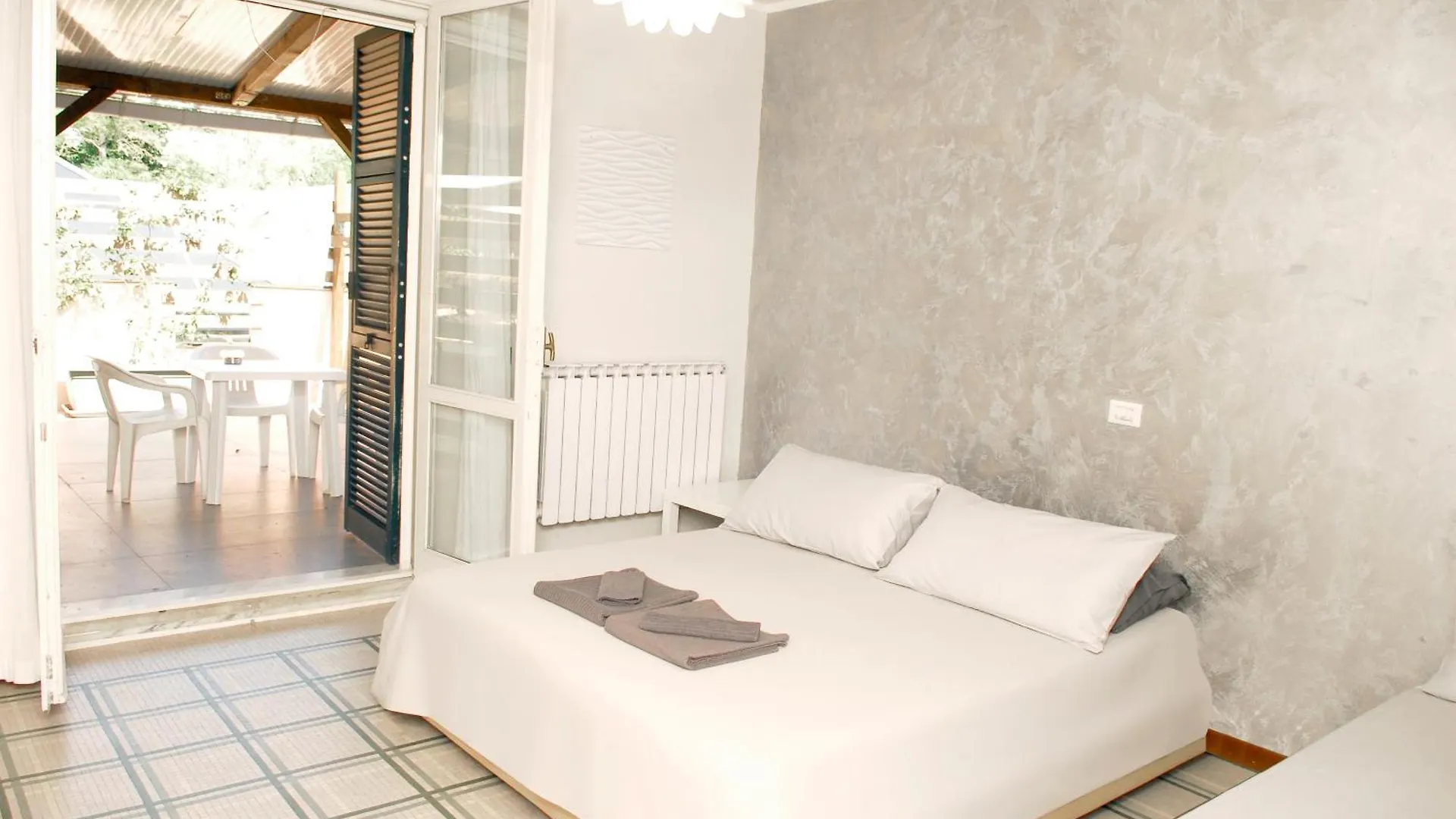 Vara Motel Self Check In Ceparana